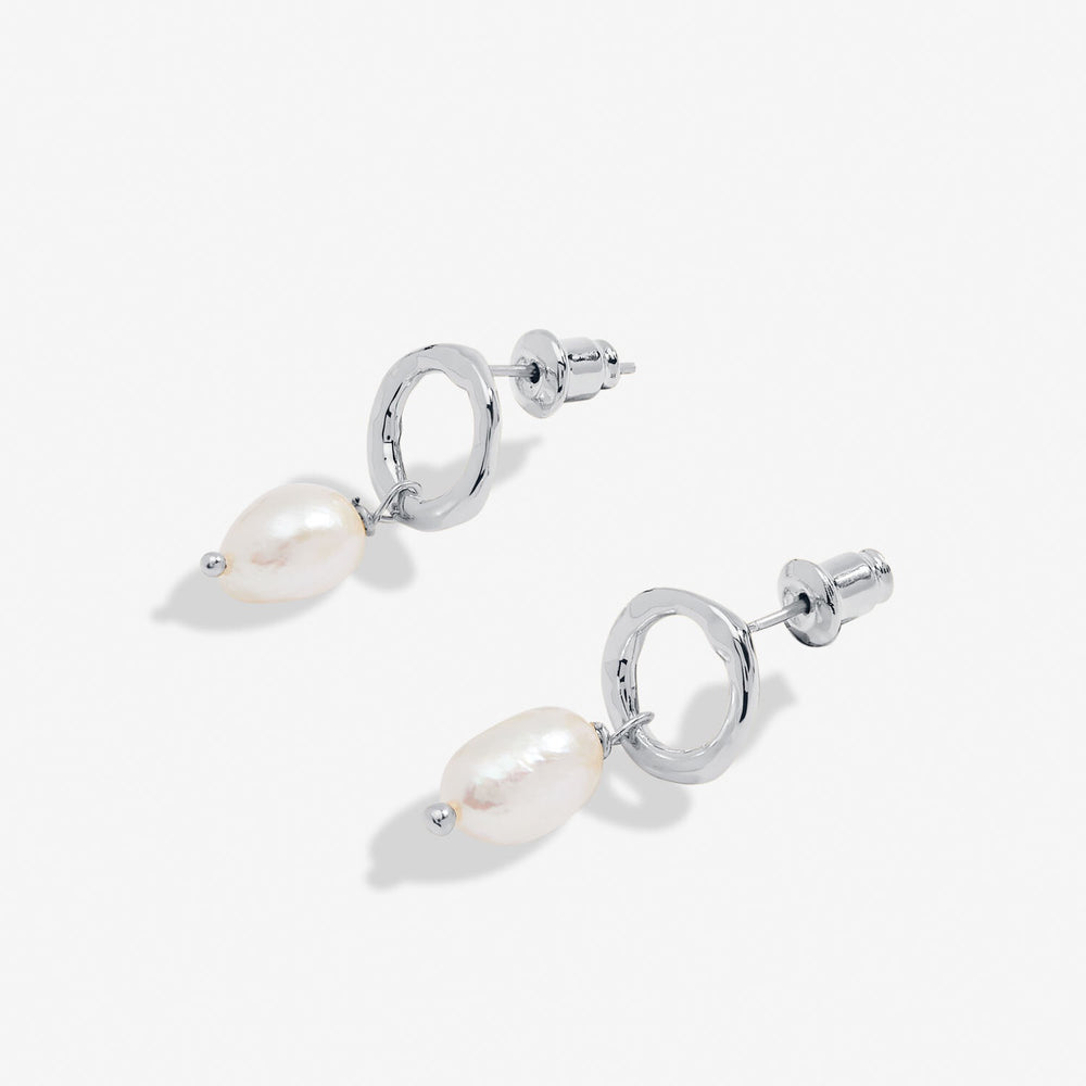 Joma Solaria Baroque Silver Earrings - Pearl