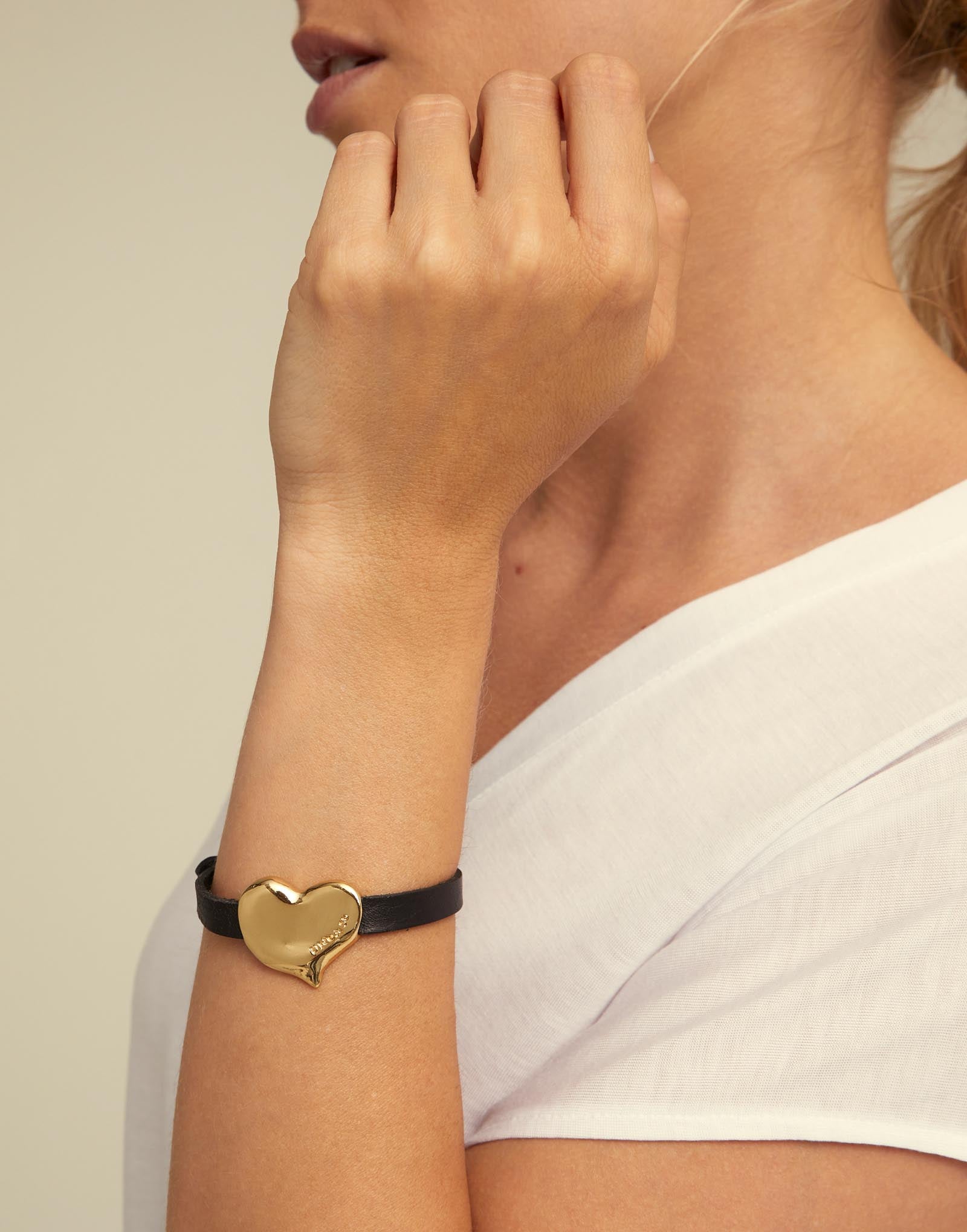 UNOde50 Heart Leather Bracelet Gold – KindleHouse